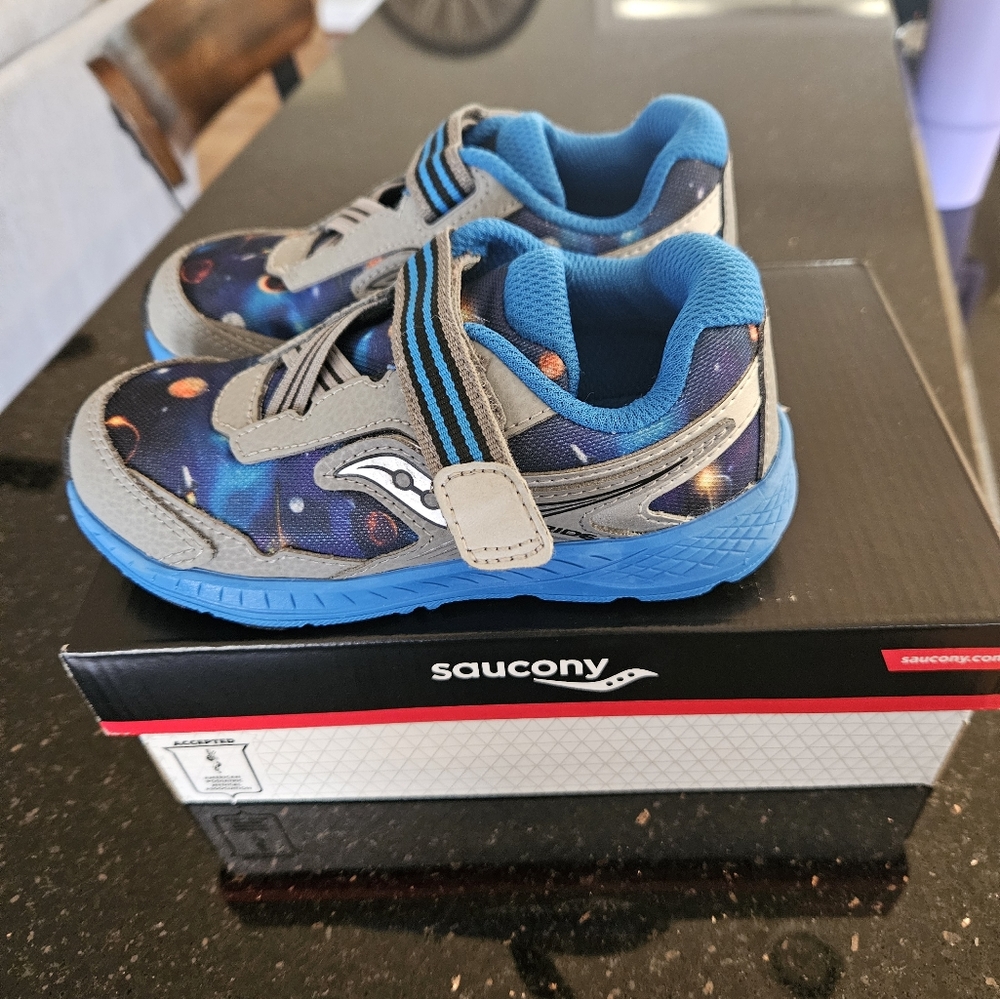 Saucony shoes toddler boy size 10